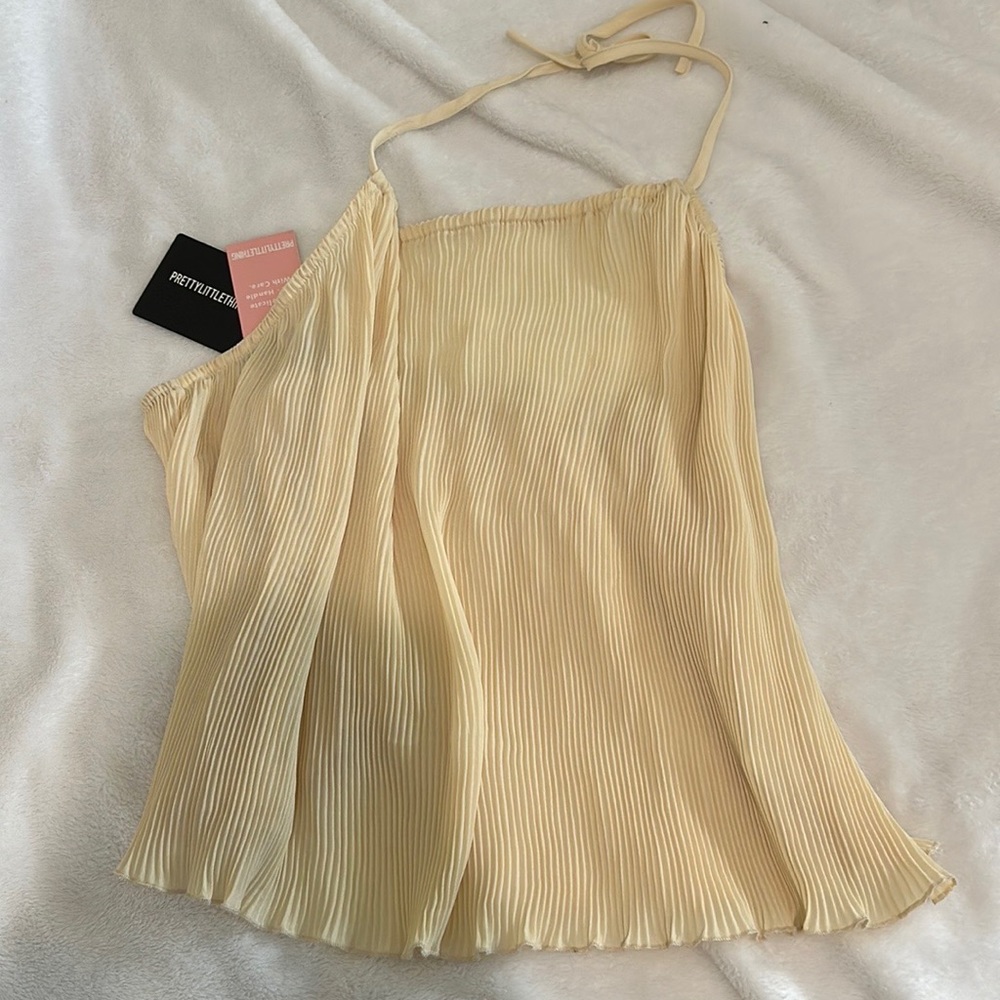 PLT BRAND NEW flounce halter top🌻💛💐